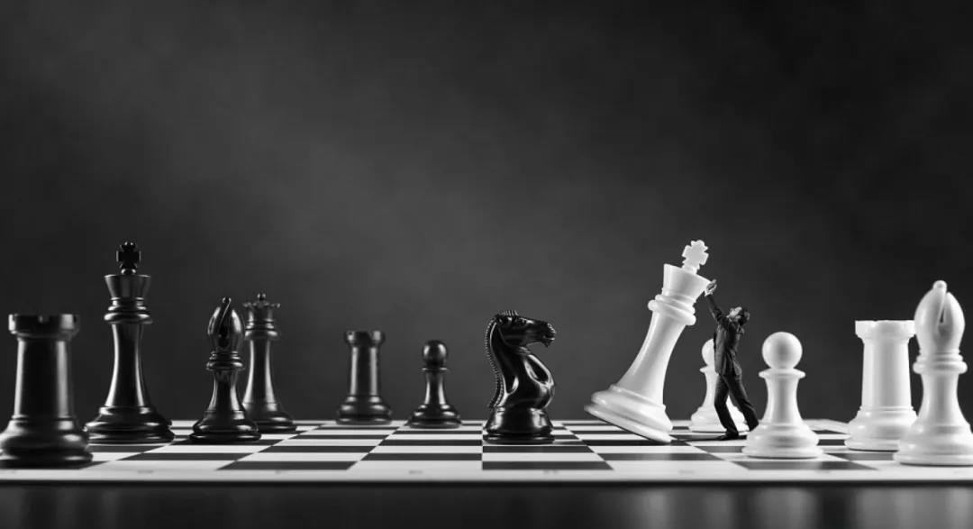  国际邀请赛硝烟四起，中外顶尖选手激烈交锋  