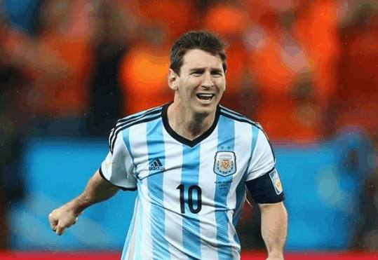  梅西领衔阿根廷队强势晋级美洲杯决赛圈