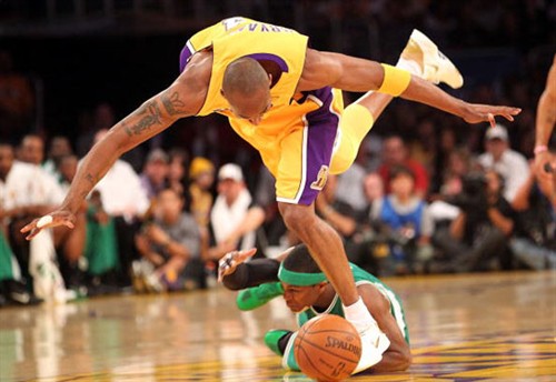  湖人加时苦战逆转击败凯尔特人