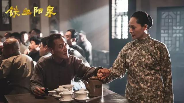  电竞纪录片热播中，幕后故事感动众人