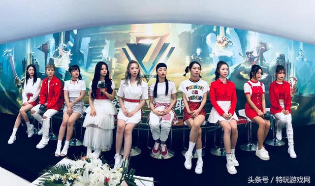  电竞少女崭露头角，精准预判助队翻盘  