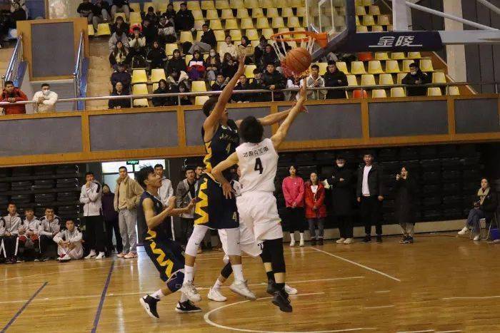  大学生篮球超级联赛，北大战胜清华夺冠