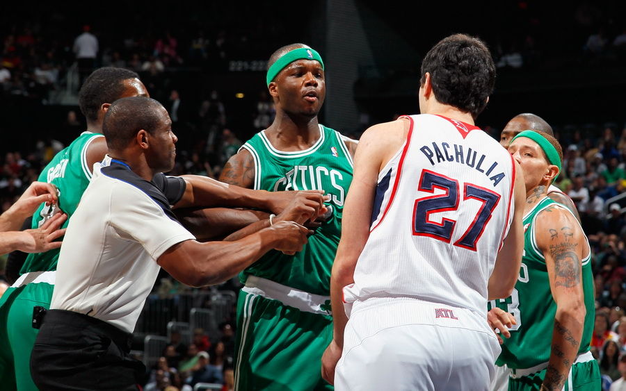  布克末节独得15分，太阳逆转战胜爵士队