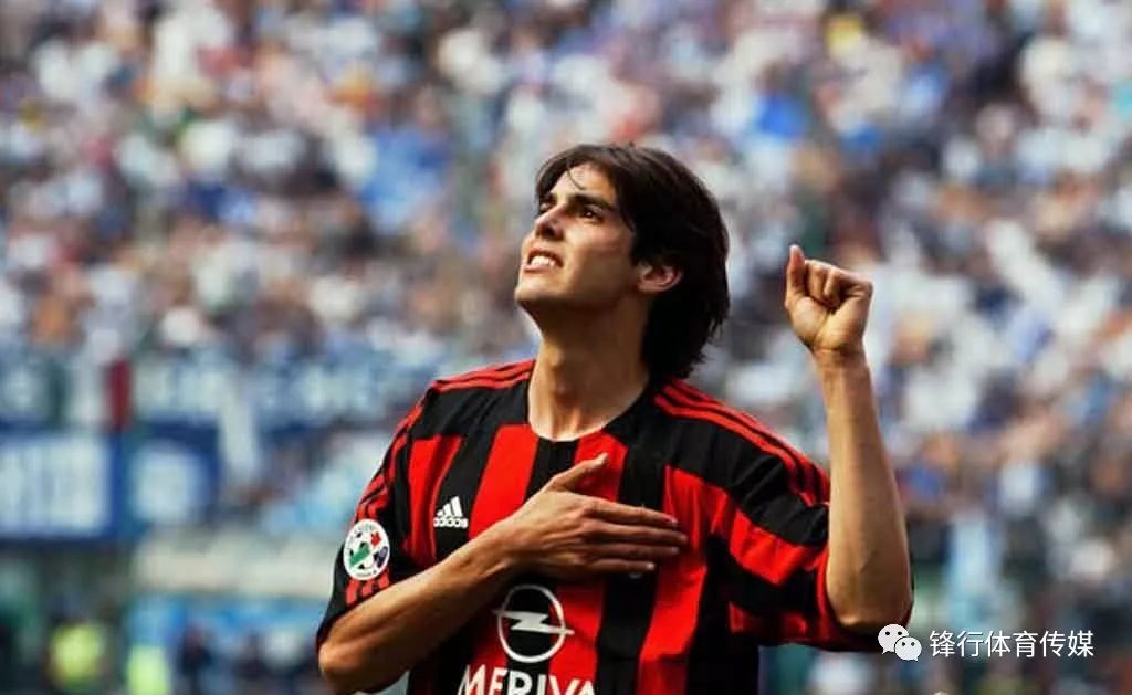  巴西传奇卡卡正式退役，告别仪式温情满满